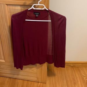 Ladies Crop cardigan with pearl button accent